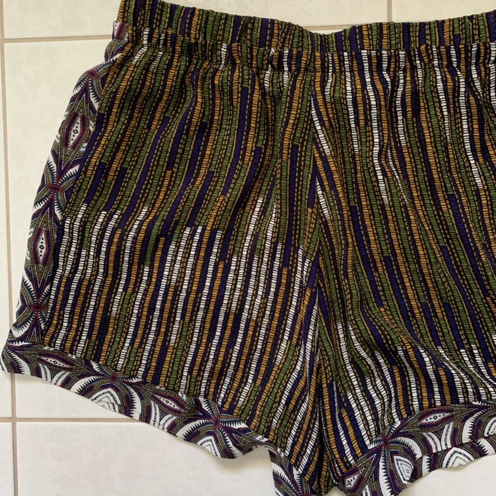 H&M Tribal print shorts